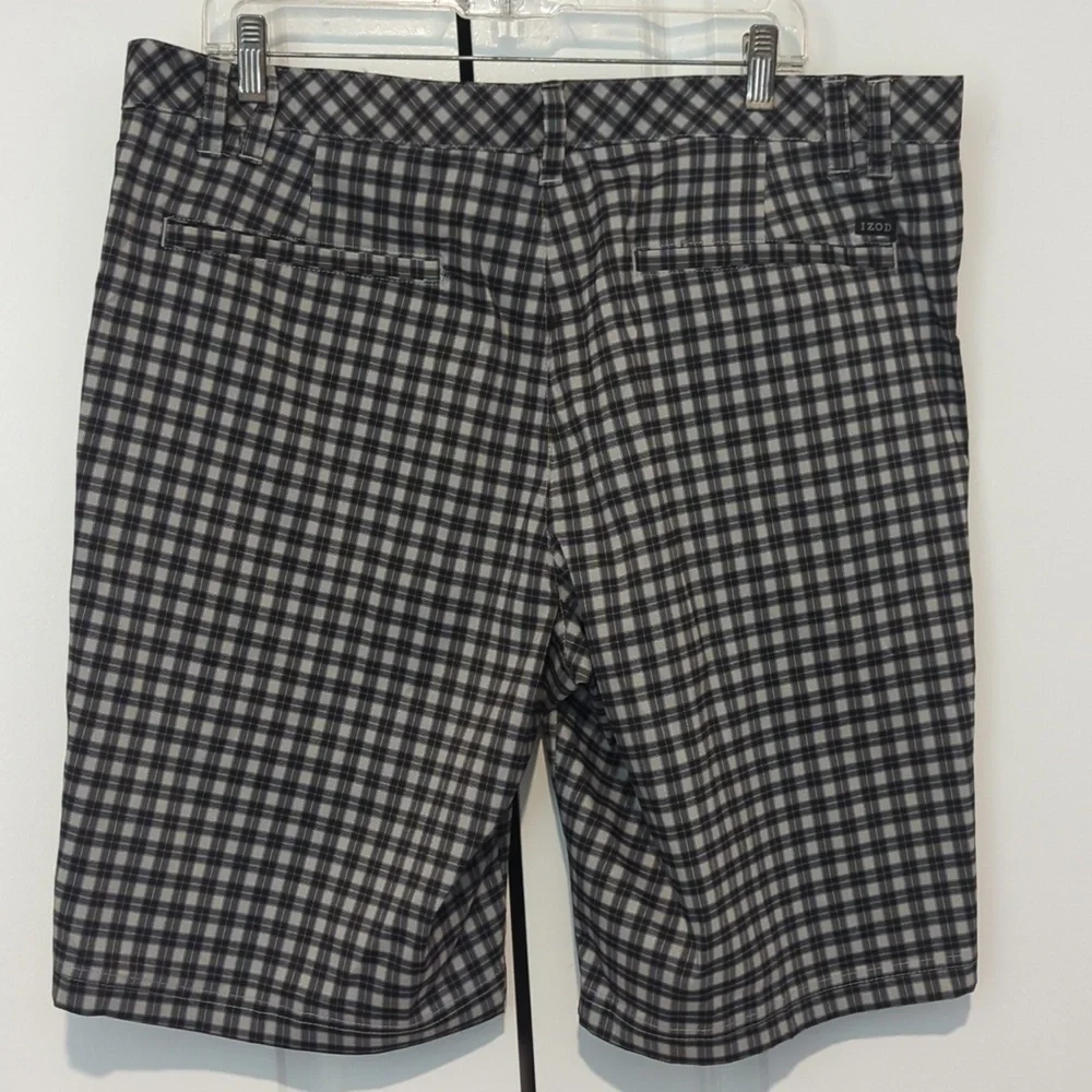 Izod Golf Shorts Size 38 Straight Black and Gray Plaid Flat Front-375 - Picture 3 of 8